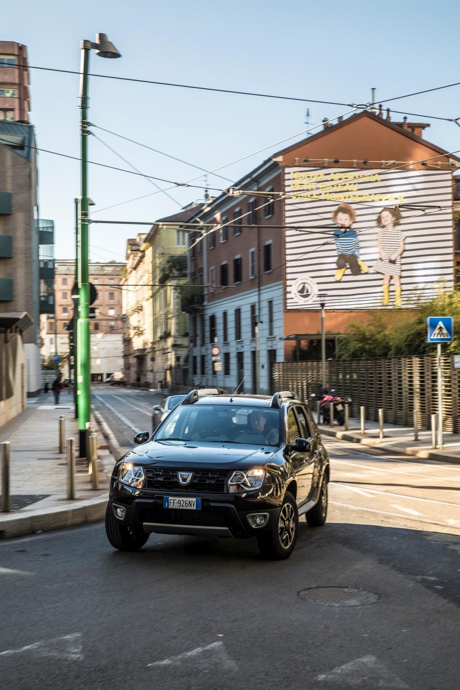  Dacia Duster Black Shadow 2016 года  (фото 26 из 28)